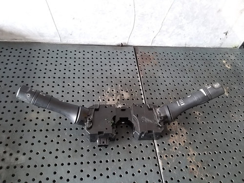 Bloc manete semnalizare stergator parbriz nissan nv200