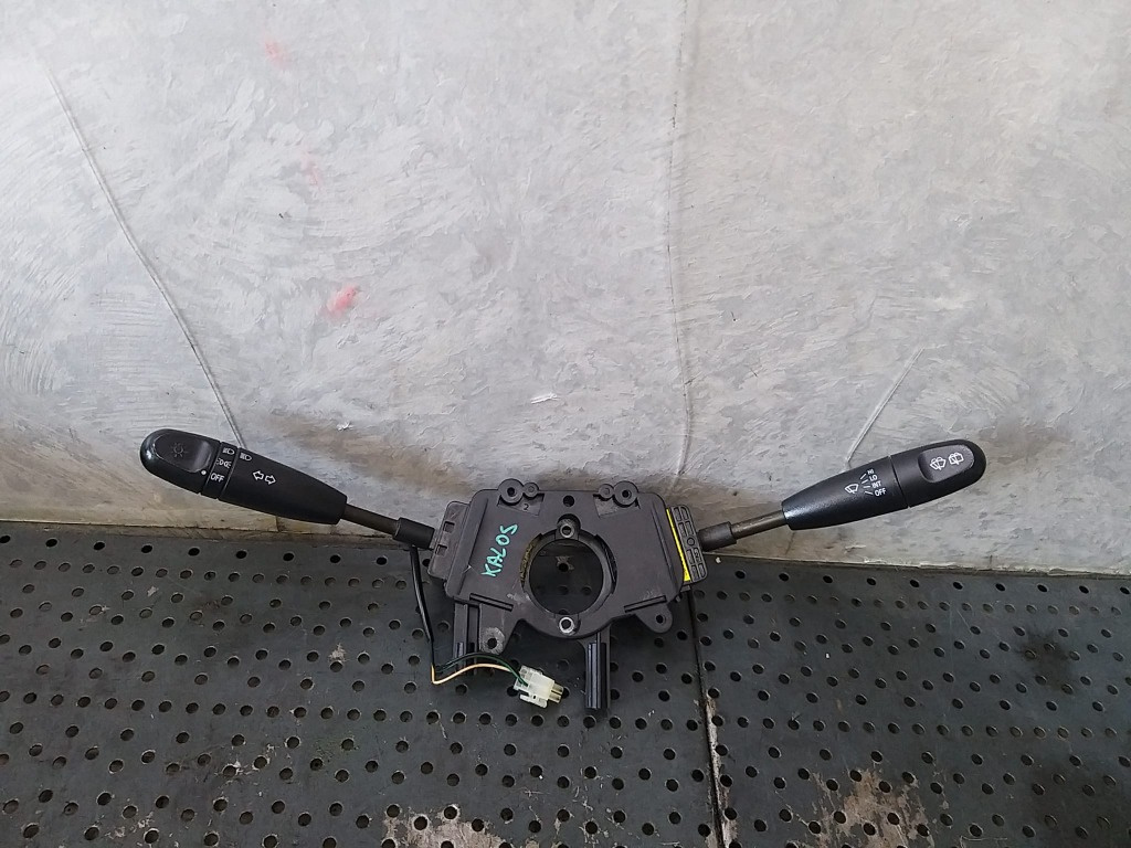 Bloc manete semnalizare stergator parbriz chevrolet kalos 5203301000