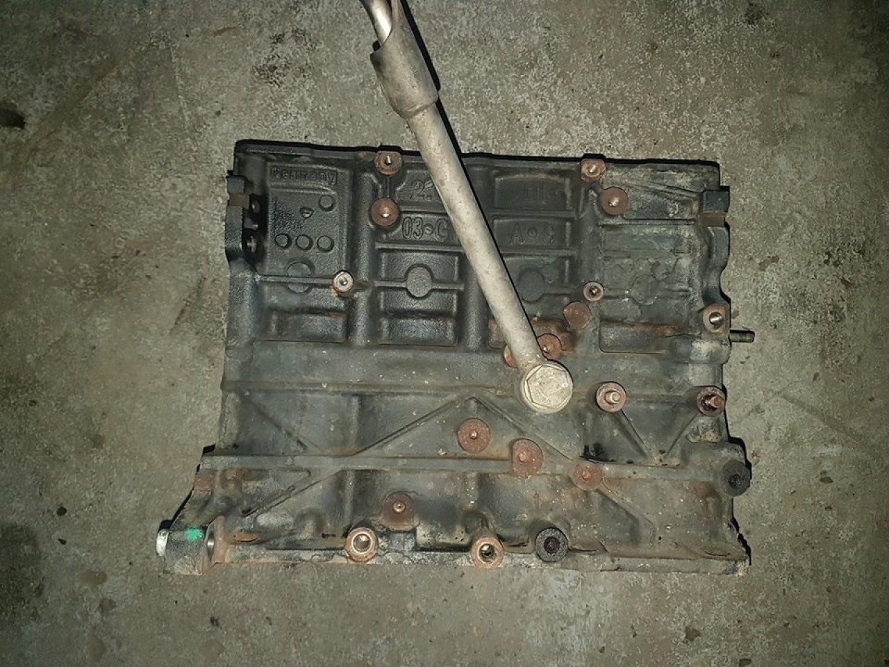 Bloc motor 03g021ac dezechipat vw caddy III 2.0 tdi bmm 140 cai