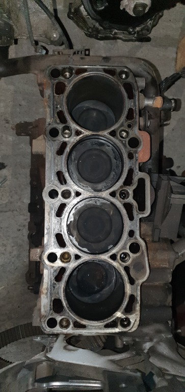 Bloc motor ambielat Audi A3 2.0 TDI tip motor BKD