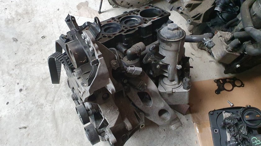 Bloc motor ambielat cu pompa ulei AUDI A4 A5 A6 2.0 TDI CAG CAH 2008 2009 2010 2011