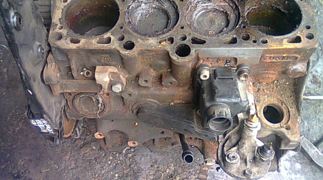 Bloc motor ambielat VW Passat B3 1.8i; AAM 058155