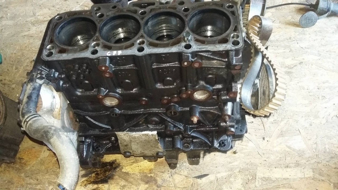 Bloc motor ambielat vw passat cc 2.0 tdi tip motor cff cod 03l021ca