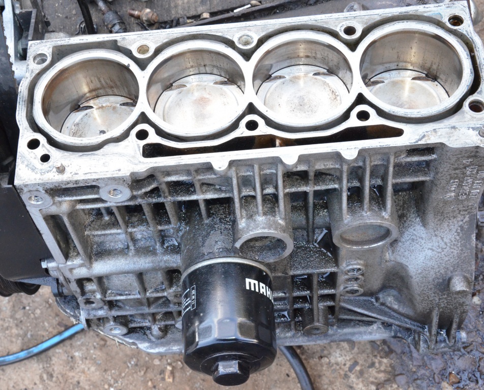 Bloc motor cu pistoane 1.4 16V ape 55kw 75cp Polo Golf Skoda Ibiza