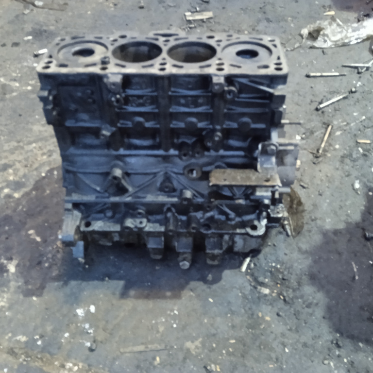 Bloc Motor Dezechipat VW PASSAT B6 2005 - 2010 Motorina BMP 136660
