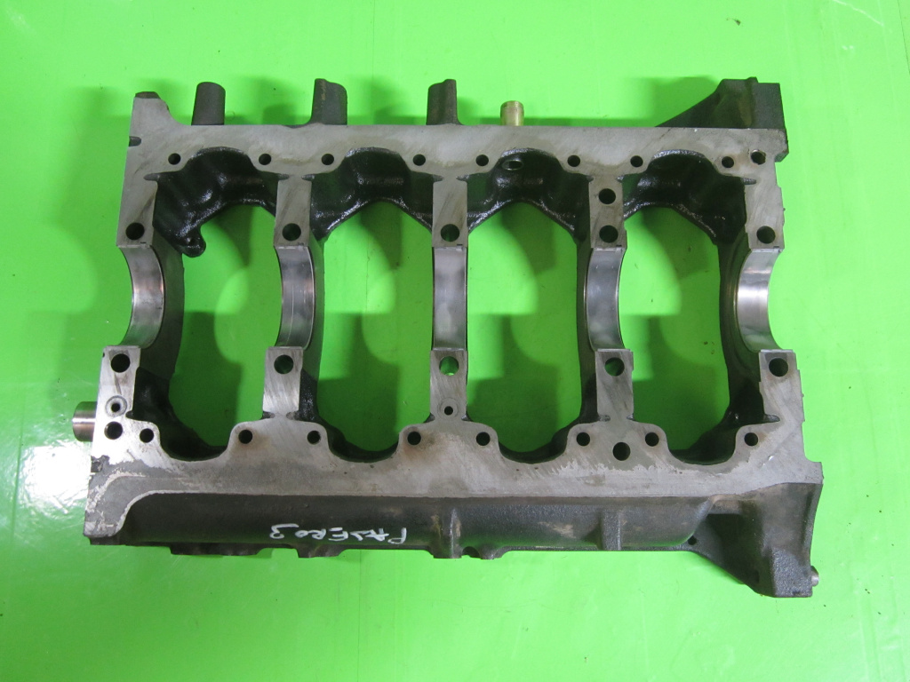 BLOC MOTOR PARTEA INFERIOARA / CARTER MITSUBISHI PAJERO III 3.2 DI-D 4X4 FAB. 1999 – 2007 ⭐⭐⭐⭐⭐