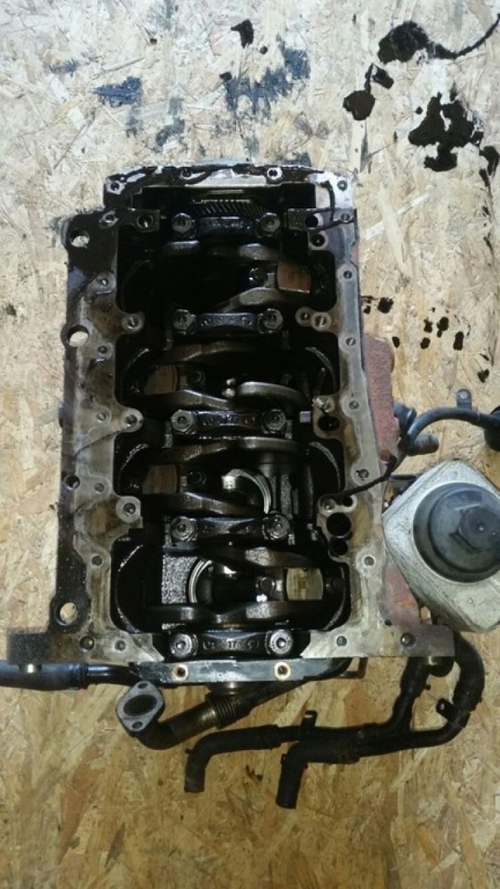 Bloc motor vw touran 2.0 tdi bkd 140 cai