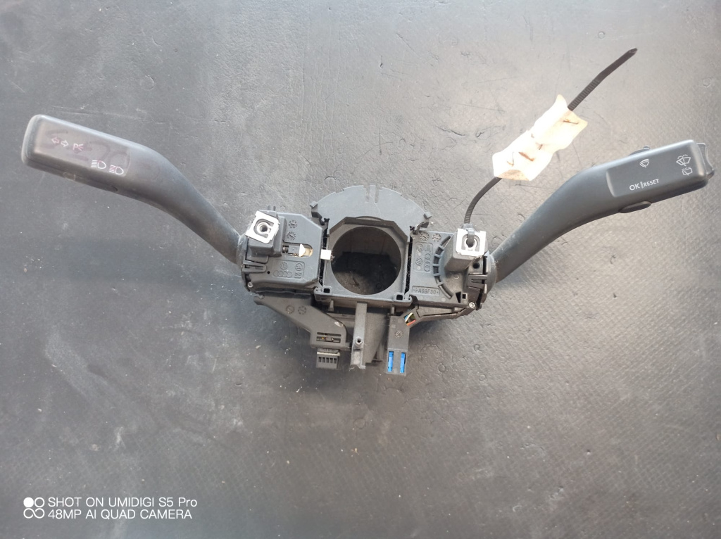 Bloc semnalizare VW Golf V 2004–2008 - COD 1K0953503F