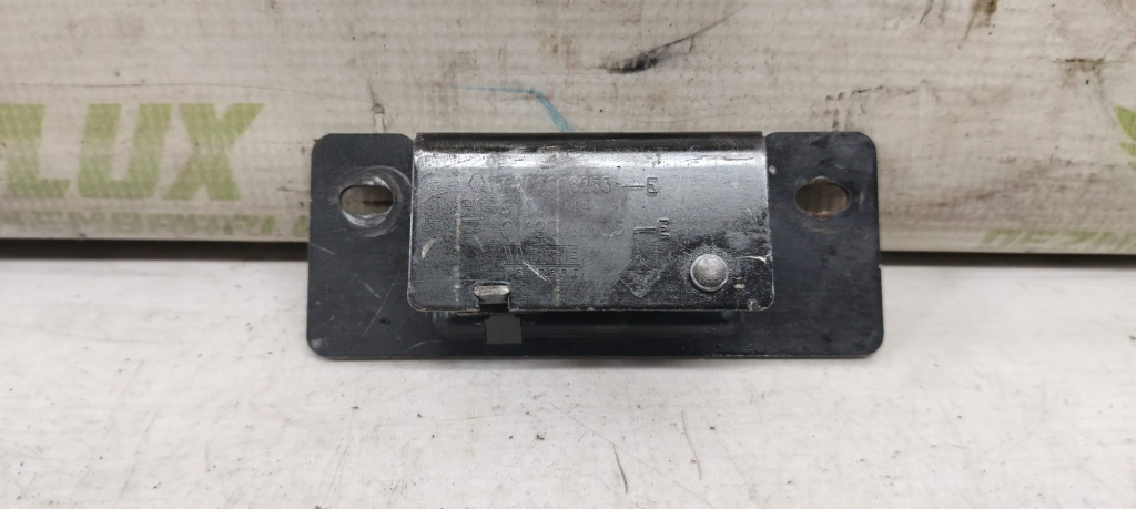 Blocator usa spate 8200006253 Opel Vivaro A [2002 - 2006] 1.9 dti F9Q760