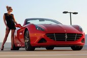 Blonda si Ferrari-ul California T