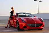 Blonda si Ferrari-ul California T