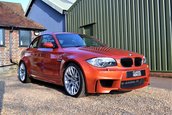 BMW 1M cu 1.318 de kilometri la bord