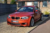 BMW 1M cu 1.318 de kilometri la bord