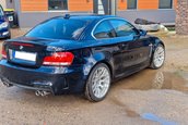 BMW 1M cu motor V8