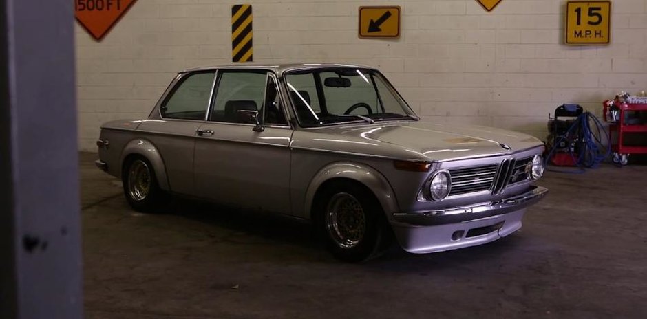 BMW 2002 si pasiunea unei familii pentru aceasta marca BMW 2002 si pasiunea unei familii pentru aceasta marca