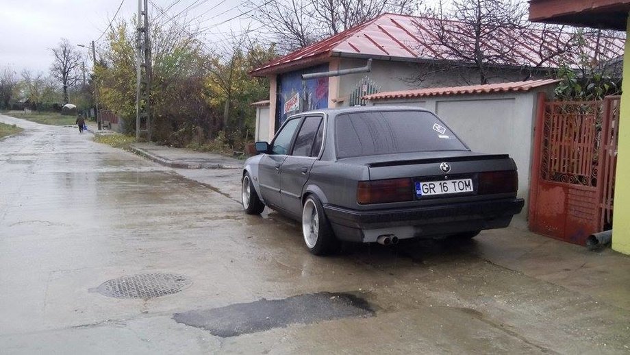 BMW 316 BMW E30/ 316 /(URS)