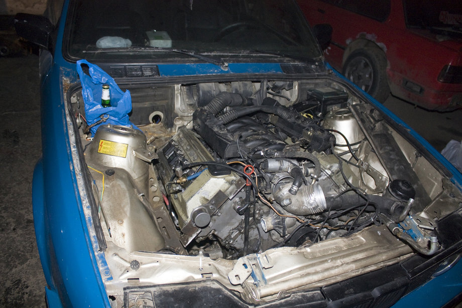 BMW 316 e30 - 4.0 v8 - 89 EvL