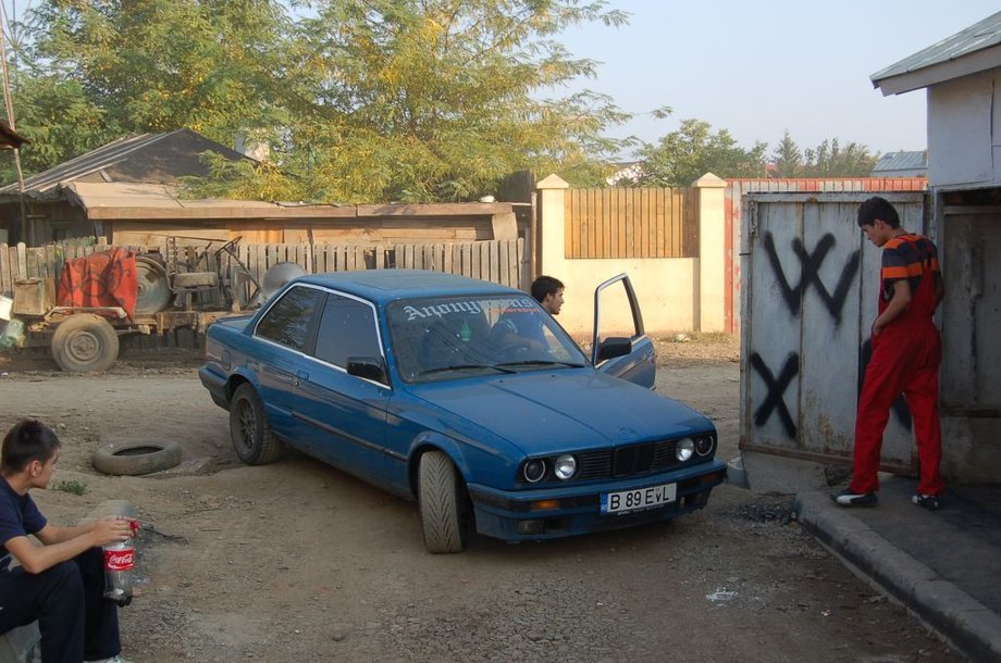 BMW 316 e30 - 4.0 v8 - 89 EvL