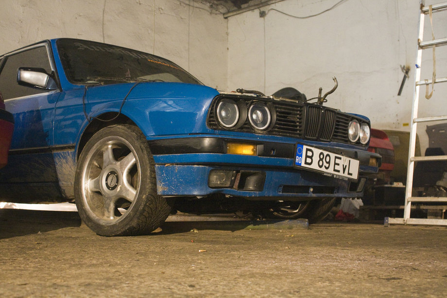 BMW 316 e30 - 4.0 v8 - 89 EvL