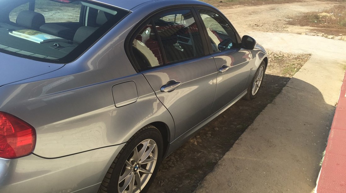 BMW 318 2.0 2010