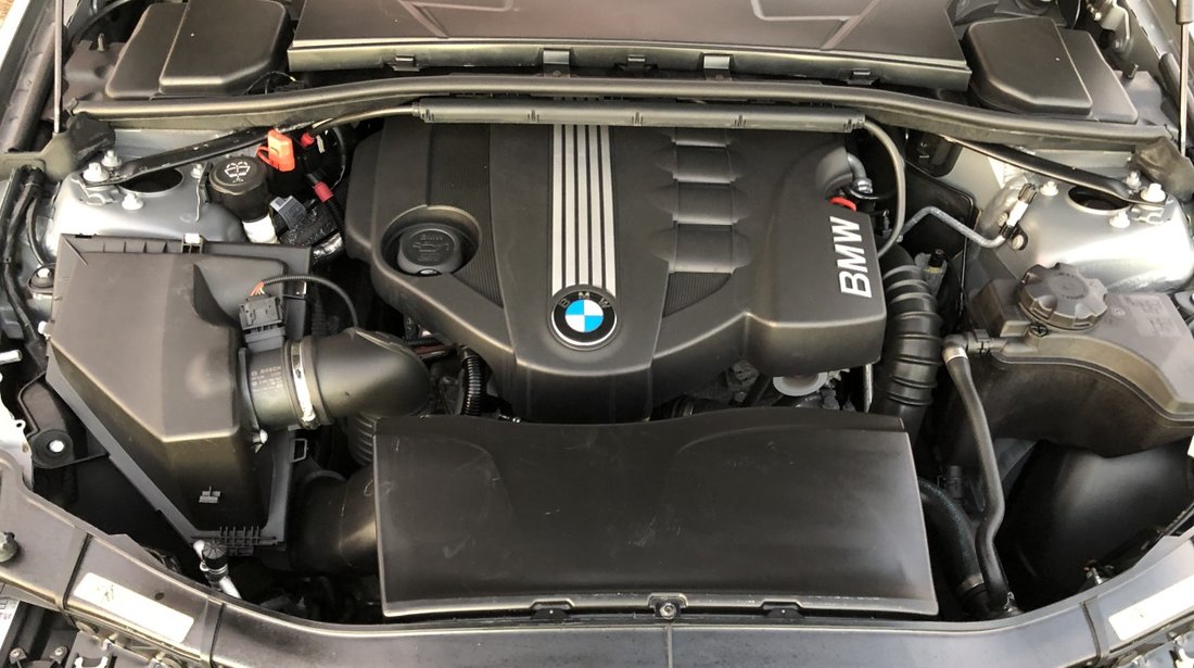 BMW 318 Diesel / Automata / Keyless Go-Entry / Bi-XENON / Navi MARE / Interior M (volan si scaune) / Camera faza scurta-lunga / Senzori parcare fata-spate / Scaune incalzite / RECENT ADUSA DIN GERMANIA!!! 2010