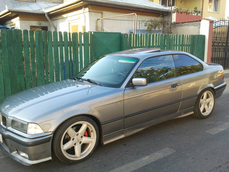 BMW 318 E 36/18 is/Pisica