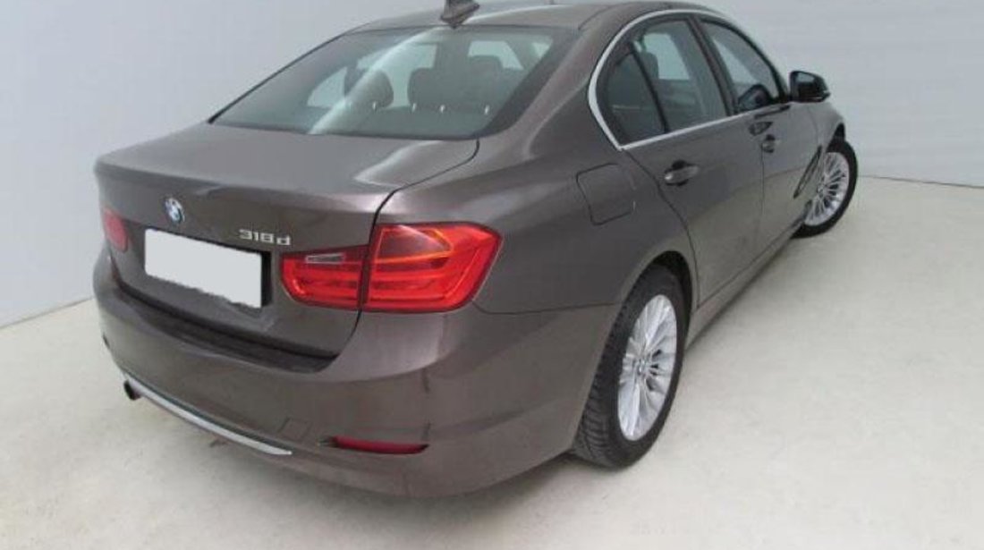 BMW 320 318d Automatic LINIA LUXURY Start/Stop - 1.995 cc / 143 CP 2013