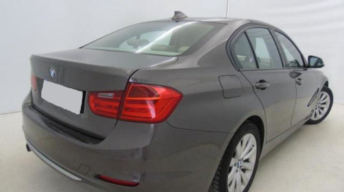 BMW 320 318d Automatic LINIA LUXURY Start/Stop - 1.995 cc / 143 CP 2013