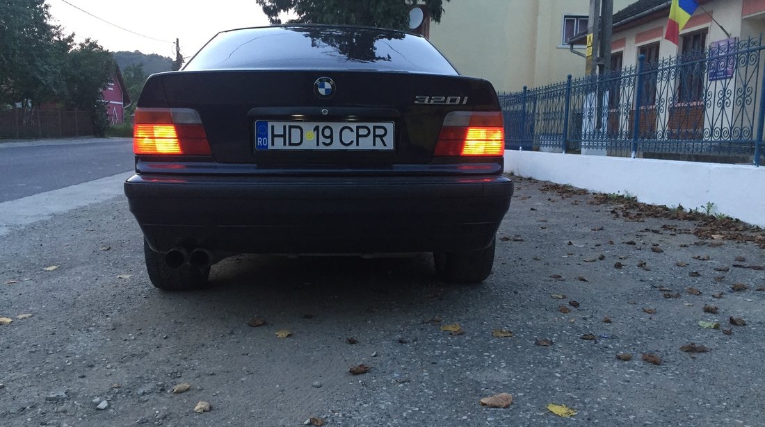 BMW 320 320 i 1995