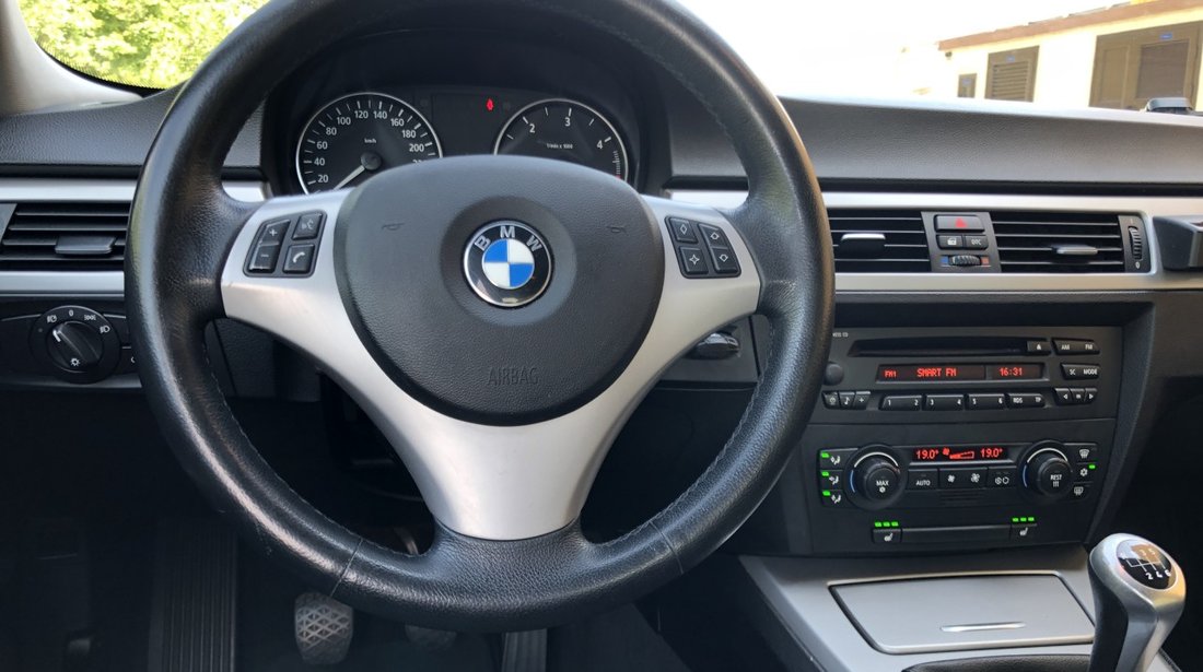 BMW 320 BMW 320d 163Cp / Xenon /Scaune incalzite /Jante 16 DOTZ / Senzori parcare / Oglinzi rabatabile electric / Lumini manere / RECENT ADUSA DIN GERMANIA!!! 2006