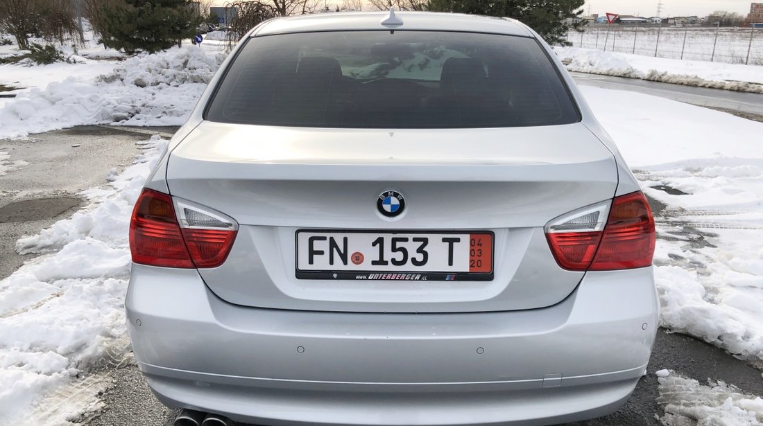 BMW 320 BMW 320D An 2007-163Cp Full/Xenon/Navi/Piele/Automata/Trapa/Bluetooth/PDC fata+spate/6 CD/Oglinzi rabatabile/Lumini ambientale/Scaune incalzite, etc… Recent adusa din Germania!!! 2007