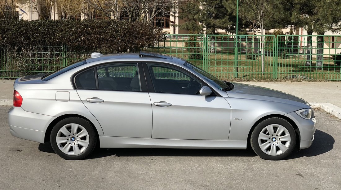 BMW 320 BMW 320i 150Cp / TRAPA / NAVIGATIE /SENZORI PARCARE FATA+SPATE/VOLAN SPORT CU COMENZI . Provenienta Germania! 2006