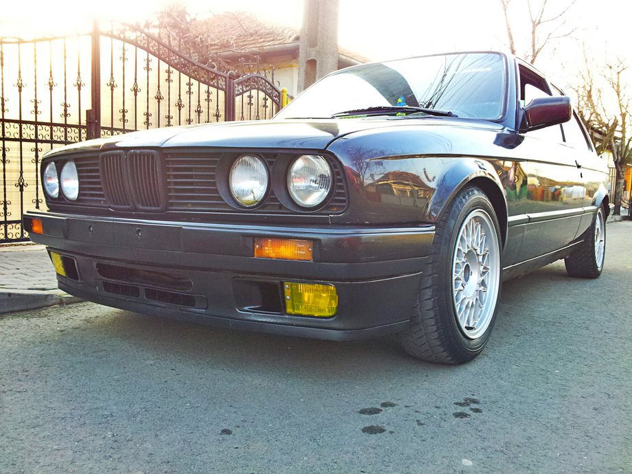 BMW 320 E30