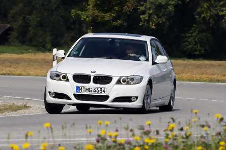 BMW 320d Efficient Dynamics Edition - Mai eficient si mai dinamic BMW 320d Efficient Dynamics Edition - Mai eficient si mai dinamic