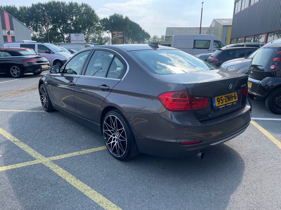 BMW 320i de vanzare