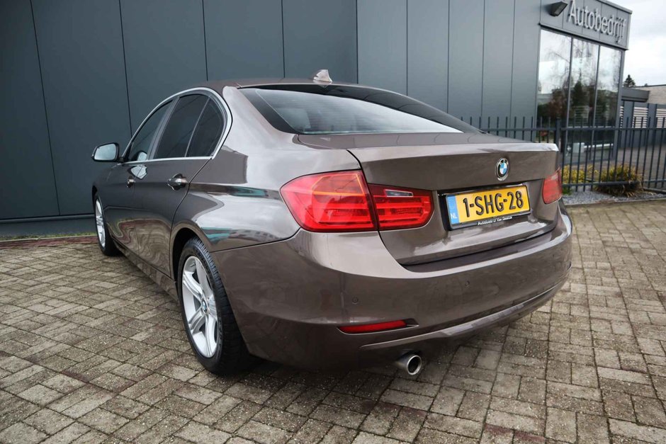 BMW 320i EfficientDynamics de vanzare