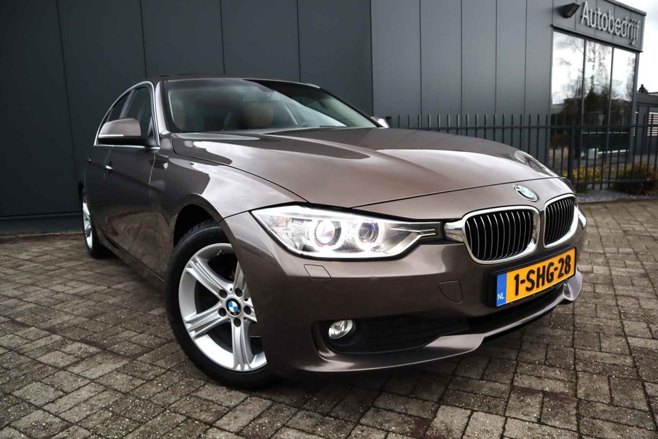 BMW 320i EfficientDynamics de vanzare