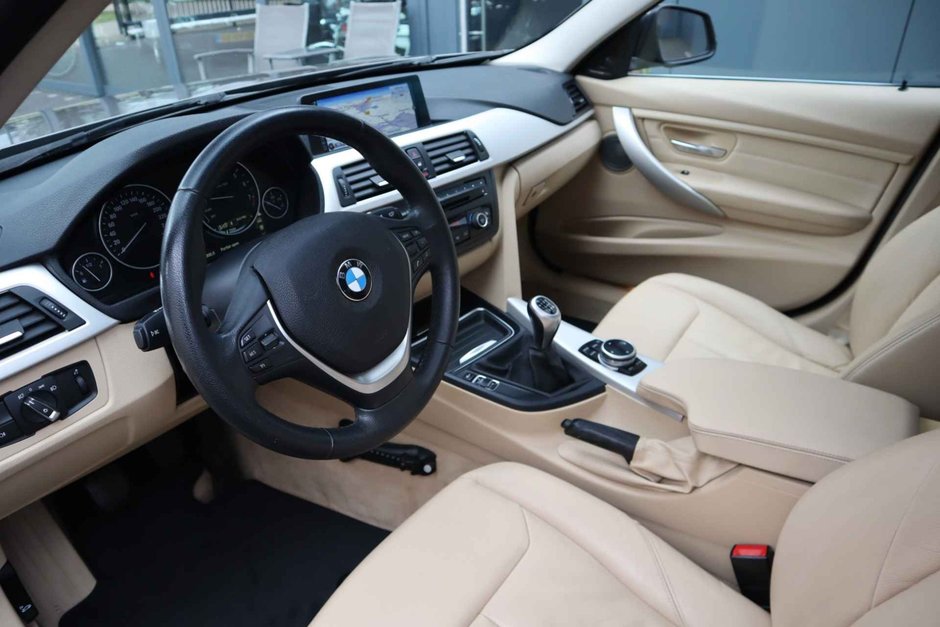 BMW 320i EfficientDynamics de vanzare
