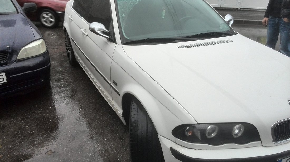 BMW 323 i 1999