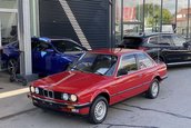 BMW 323i cu 260 de kilometri la bord