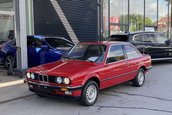 BMW 323i cu 260 de kilometri la bord