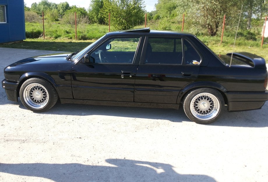 BMW 325 e30