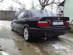 BMW 325 pisica neagra