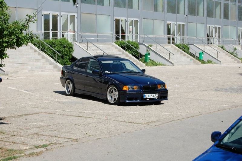 BMW 325 Sedan