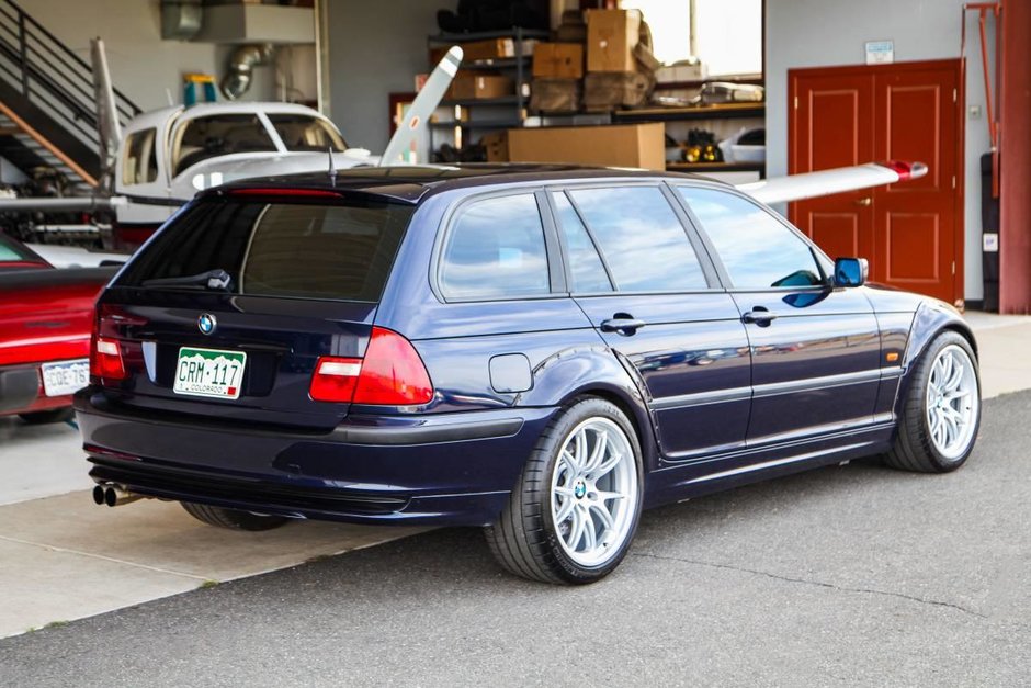 BMW 325iX cu motor de M3 Coupe