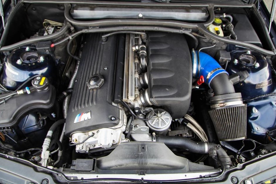 BMW 325iX cu motor de M3 Coupe