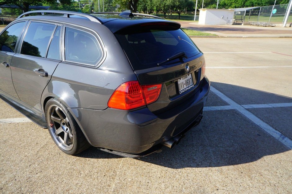 BMW 328i Touring transformat in M3