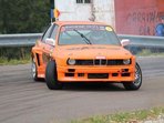 BMW 330 e30 Motor-v8 4.0