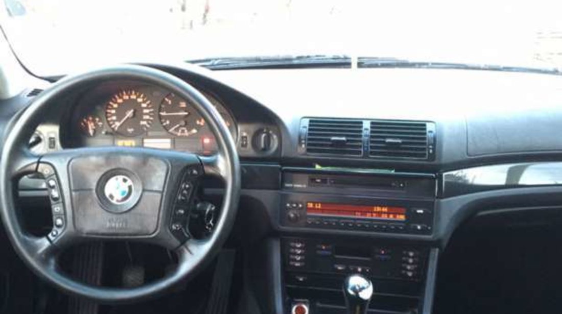 BMW 520 2,0 motorina 2002