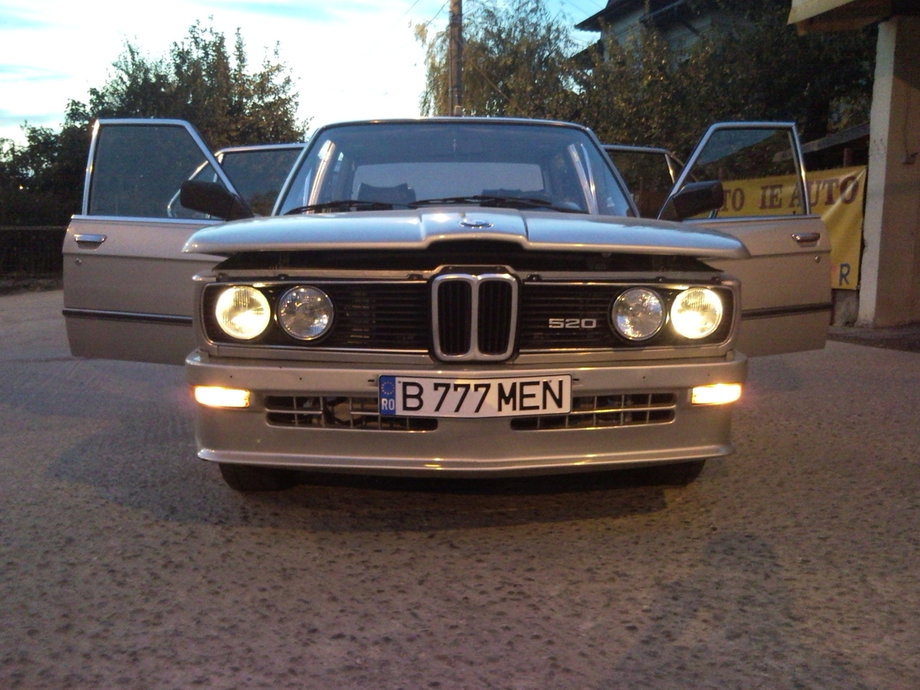 BMW 520 E-12/520/RECHIN